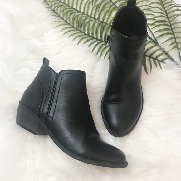 Guess Black Booties - Worn Once - Size 6M - Picture 1 of 4